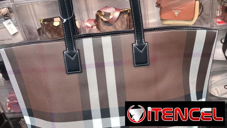 Bolsos de mujer.  BURBERRY