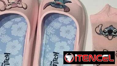 Par de Sandalias Stitch + par de Medias Stitch + 1 Llavero Stitch