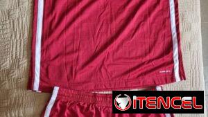 SE VENDE JUEGO DEPORTIVO DE SHORT Y CAMISETA ADIDAS ROJO NUEVO ORIGINAL TALLA L