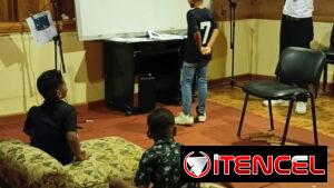 Clases privadas de piano, canto, guitarra y percusión