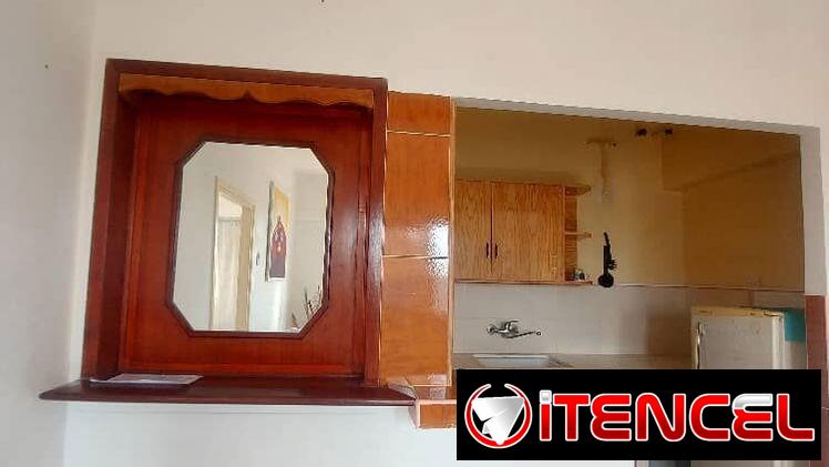 Se renta lineal (250 USD) o por noches(30 USD) en Centro Habana. Dirección: Belascoain entre Zanja y Salud — foto 2