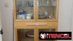 IKEA, vitrina, reloj, arbolito