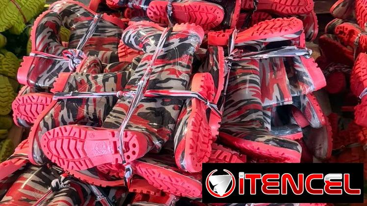 Venta mayorista de botas de agua — foto 3
