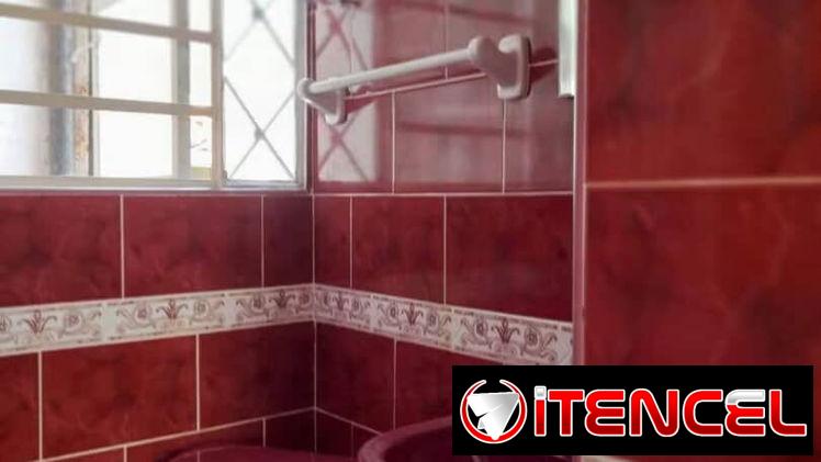 52435224 +525580152883 Apartamento en Casco Histórico de un cuarto, segundo piso,dos balcones a la calle .El edificio co — foto 3