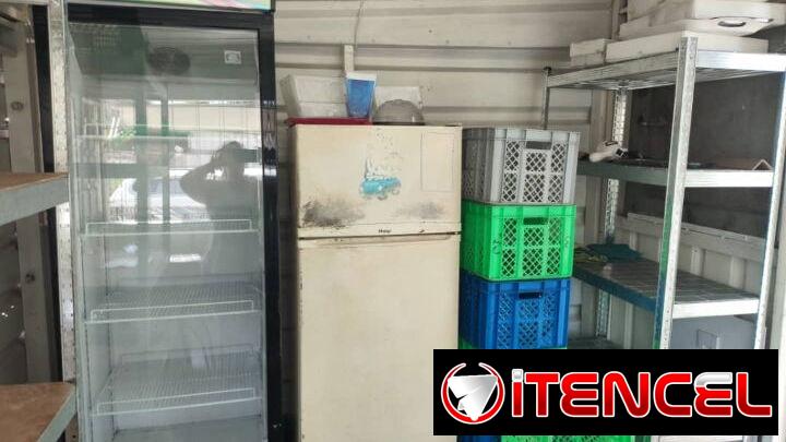 Vendo Kiosco para Negocios de Comercio o Gastronomía. Como nuevo. 3 Metros x 2,70metros por 2,50,de Altura.
