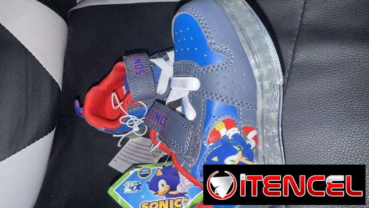 Tenis de Sonic talla 6 con luces
