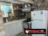 Apartamento 2do piso de 3/4 en buenas condiciones .