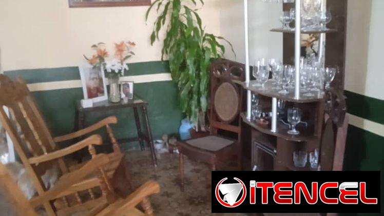 SE VENDE CASA AL ESTILO COLONIAL EN EL MISMO CENTRO DE TRINIDAD.UBICACION PRIVILEGIADA