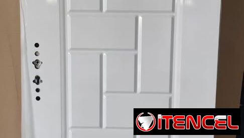Puerta polimetalica para interiores