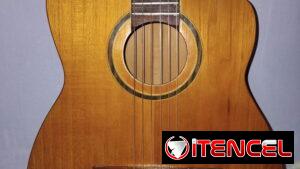 Guitarra acústica en perfecto estado a la venta