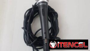 Microfono por cable de 7 mtros llamar 78605934.