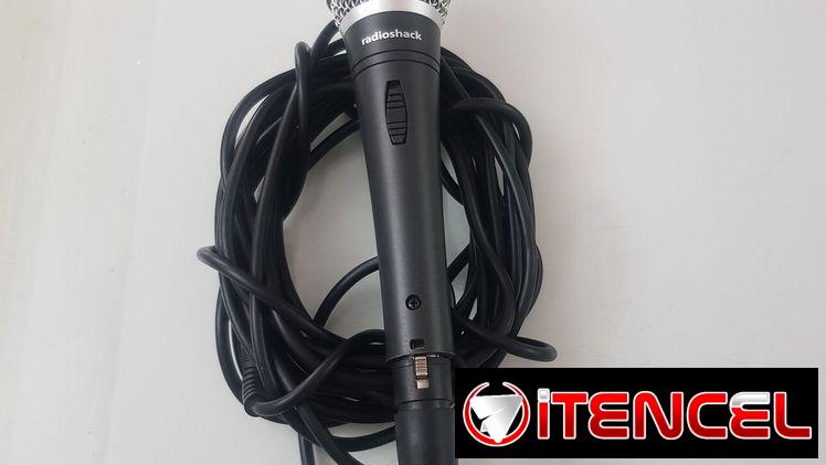Microfono por cable de 7 mtros llamar 78605934.