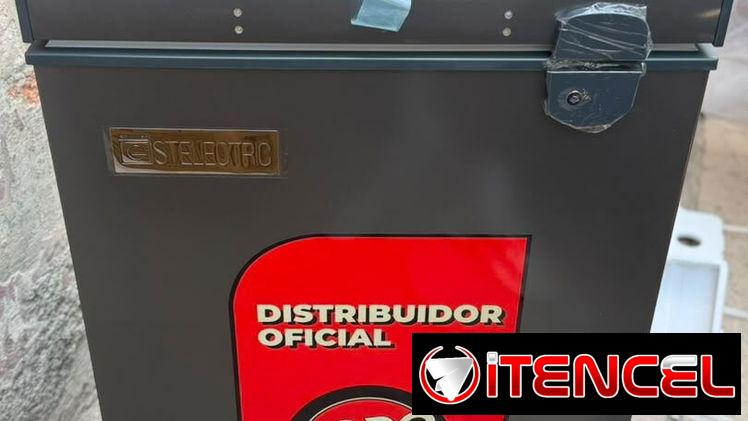 Nevera Estelectric 3.5 piés, con llave y luz interior