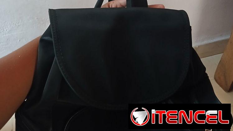 Mochila negra pequeña — foto 1
