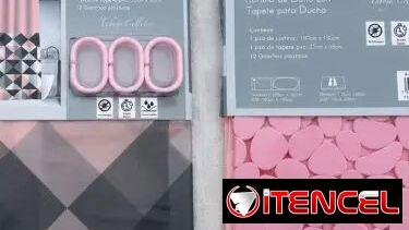 *Set de cortina de baño + alfombra*(CVV)