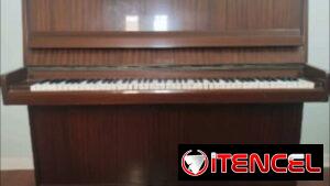 Piano Vertical perfecto para el estudio!!