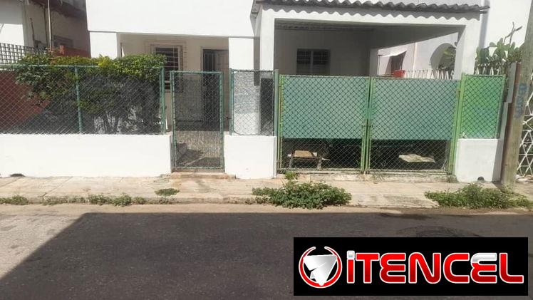 Playa:Cerca D 5ta Avenida.....Casa Indpndt Prácticamente Nueva Con Carposh,3/4,2Baños,Gas de La Calle,Agua Todo El Día,2 — foto 1