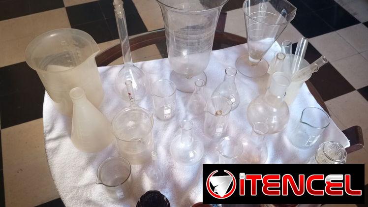 Útiles e instrumentos de laboratorio vintage