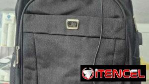 Mochila amplia y acolchada, ideal para trabajo, universidad y uso diario. 💰30 USD.Varios modelos. Escríbeme al 56249037