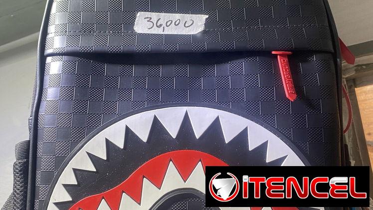 Mochila mordida tiburón excelente calidad