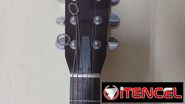 Guitarra electroacústica Yamaha