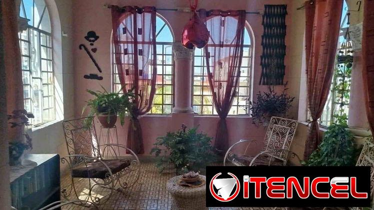 ‼️SE VENDE APTO 4/4 2DO PISO GARAJE EN EL CORAZÓN DEL VEDADO‼️ — foto 1