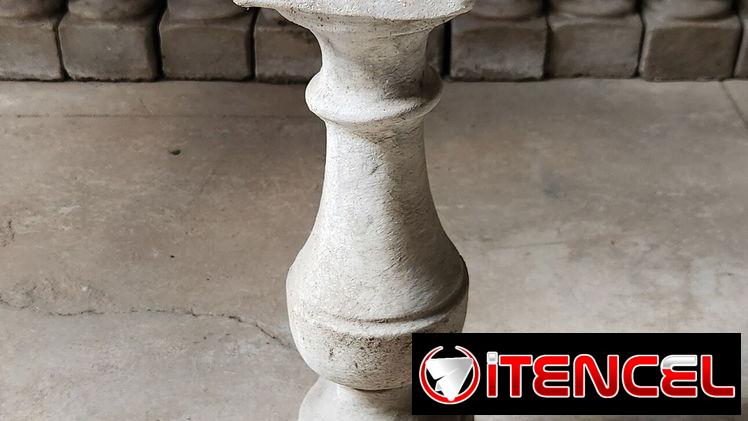 Vendo 26 Columnas decorativas.