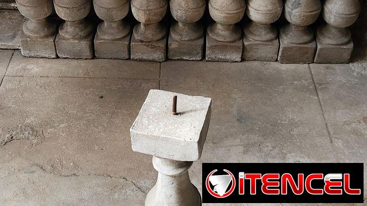Vendo 26 Columnas decorativas.