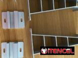 kit de estructura o soporte tipo torre de aluminio diseñado para la instalación inclinada de paneles solares.