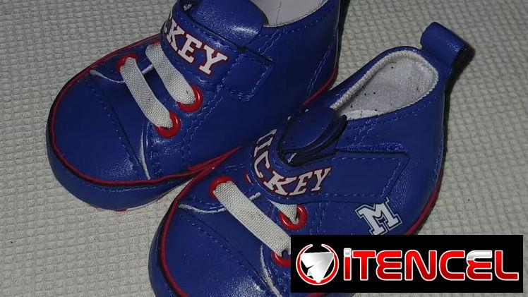 Ropa y zapatos de bebé — foto 2
