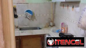 Permuto casa en bajos de tres cuartos y tres baños. Ideal para el alquiler habitaciones. En Centro Habana. Adis 58711030