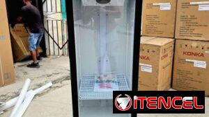 Exibidoras de 7 pies marca AUCMA súper buenas y lindisimas usd con regulador de voltaje incluido