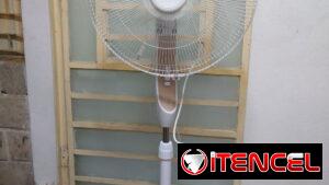 Se vende ventilador de pie en 28 USD llamar al ☎️ 53577840
