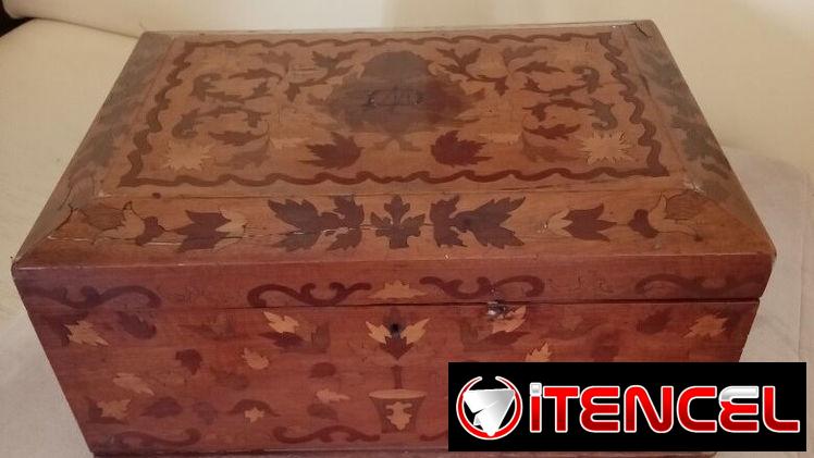 Caja de madera antigua — foto 1