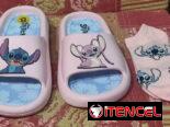 Par de Sandalias Stitch + 2 pares de Medias Stitch + 3 Llaveros Stitch