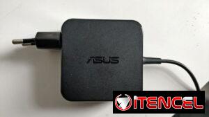 Cargador marca: ASUS EXA1209EH AC/DC Adapter | 45W | 19.5V 2.37A 53274327
