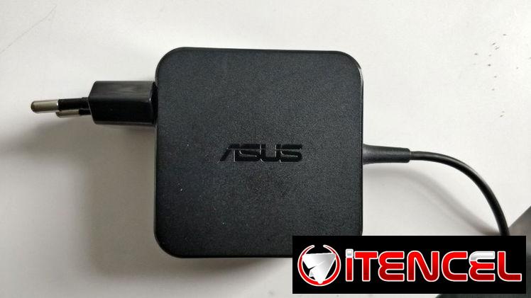 Cargador marca: ASUS EXA1209EH AC/DC Adapter | 45W | 19.5V 2.37A 53274327 — foto 1
