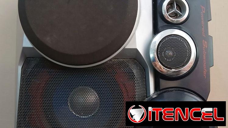 Amplificador, Bocinas y Mesa