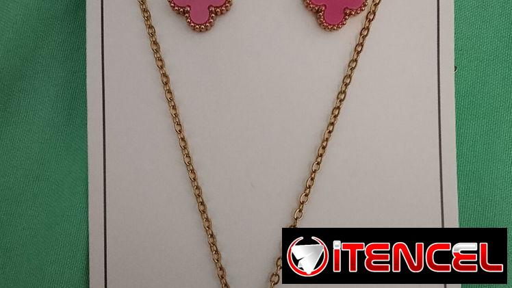 Juego de cadena y aretes