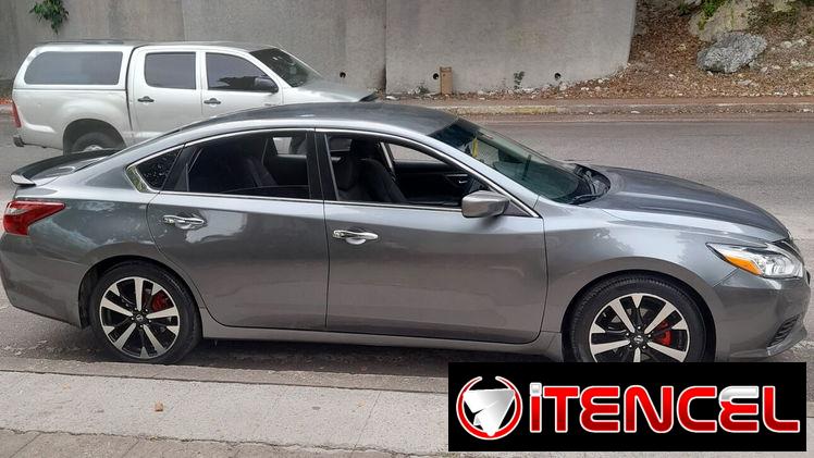 TAXI . AUTO MODERNO CLIMATIZADO CONFORT Y BIEN COMODO — foto 1