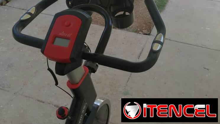 Bicicleta de ejercicios — foto 1