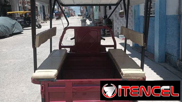 Mensajero en triciclo