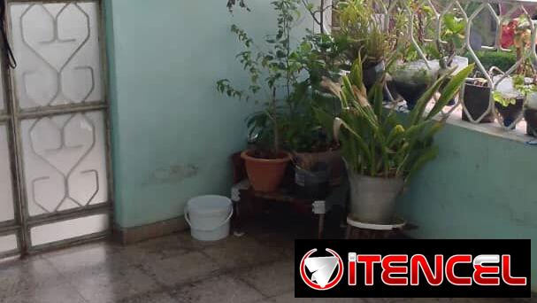 Apto 2do piso de 3/4 en playa con gas de la calle