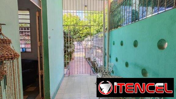 Vedado J y 21,a 2 Cuadras Del Coopelia y Cerca de Torre K,Casa Independiente 285m Con Portal,Garaje,Recibidor,Comedor,3/ — foto 3