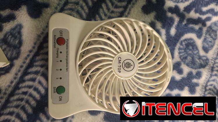 Mini ventilador usb recargable, con pila de litio externa y  posibilidad de cambiarla fácilmente — foto 1