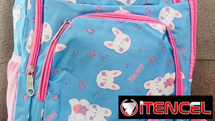 Mochilas para los peques de la casa en varios tamaños y con sus accesorios 🎒