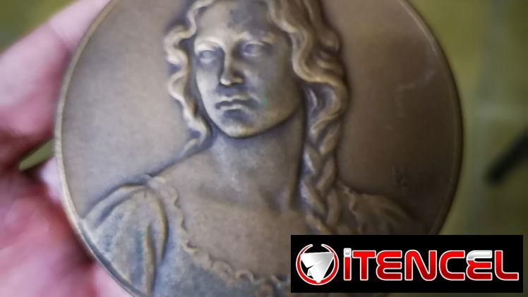 Para coleccionistas: vendo esta medalla — foto 1