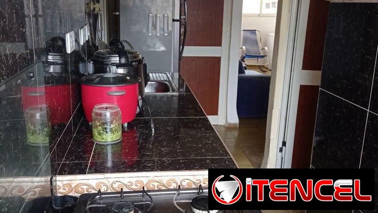 *REBAJADO A $6500usd. CON ALGUNOS EQUIPOS. En  venta apartamento en Alamar, calle ancha  ancha, zona 21 (5to piso.
