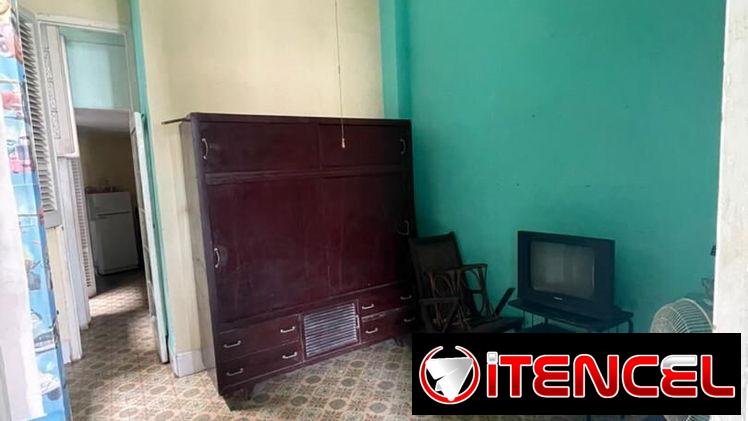 Venta de Apto en Centro Habana de 2 cuartos en un primer piso, calle Vapor