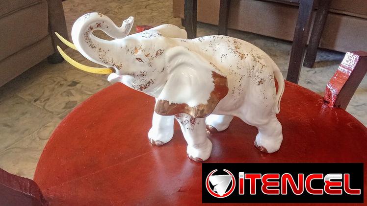Elefante wales porcelana Japonesa. — foto 2